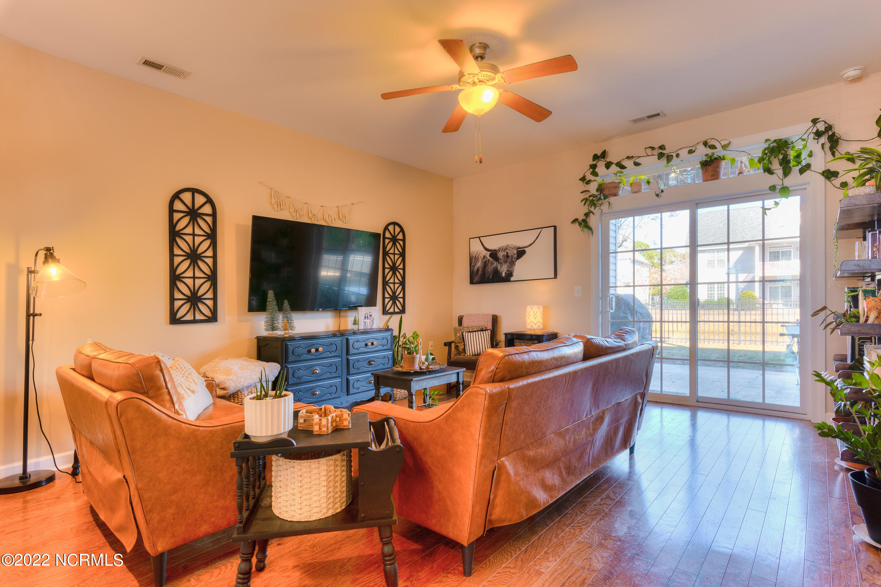 175 Old Murdoch Road, Unit 103 Morehead City, NC 28570 - Photo 6 of 22 Living Room