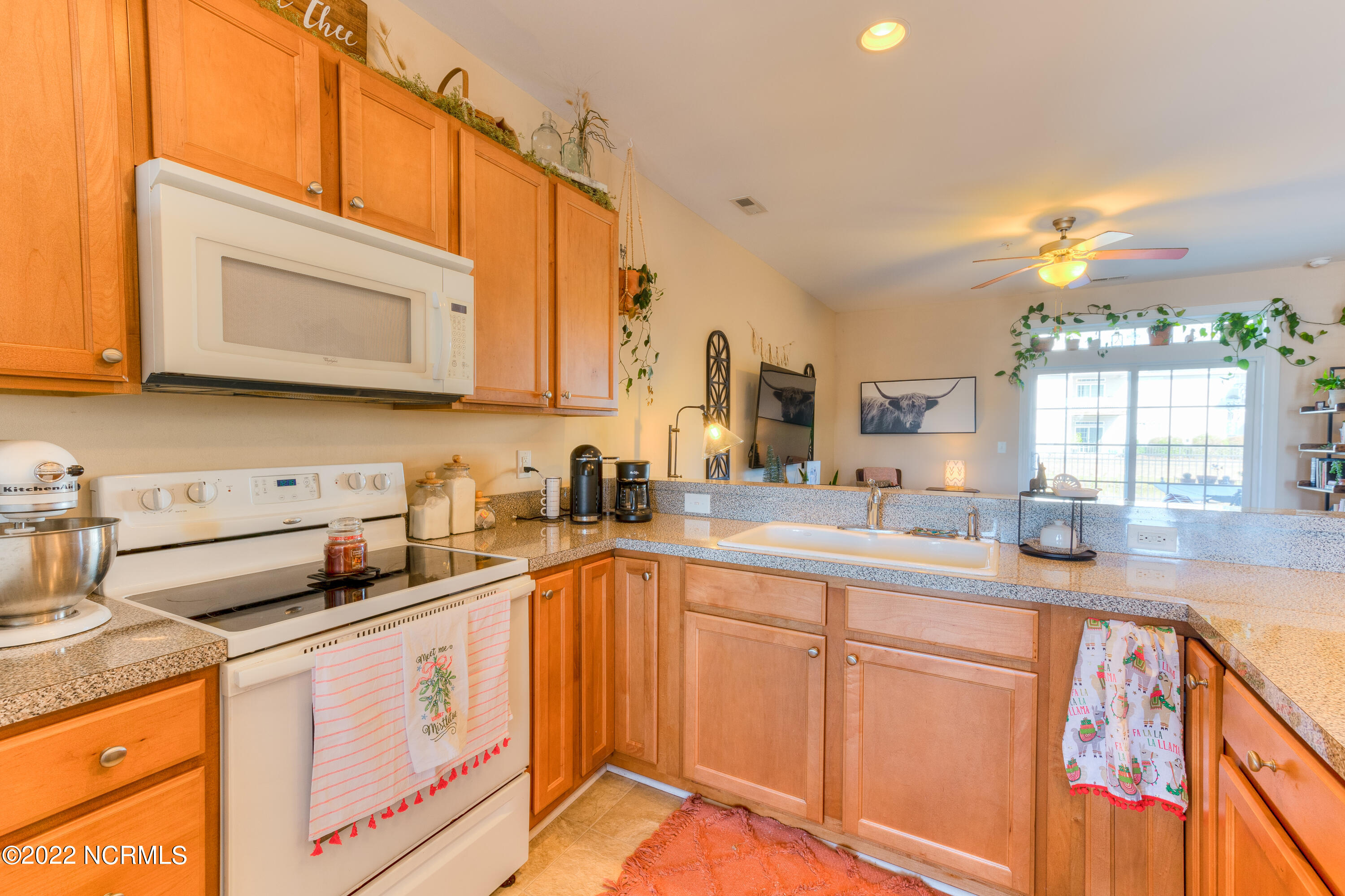 175 Old Murdoch Road, Unit 103 Morehead City, NC 28570 - Photo 10 of 22 Kitchen