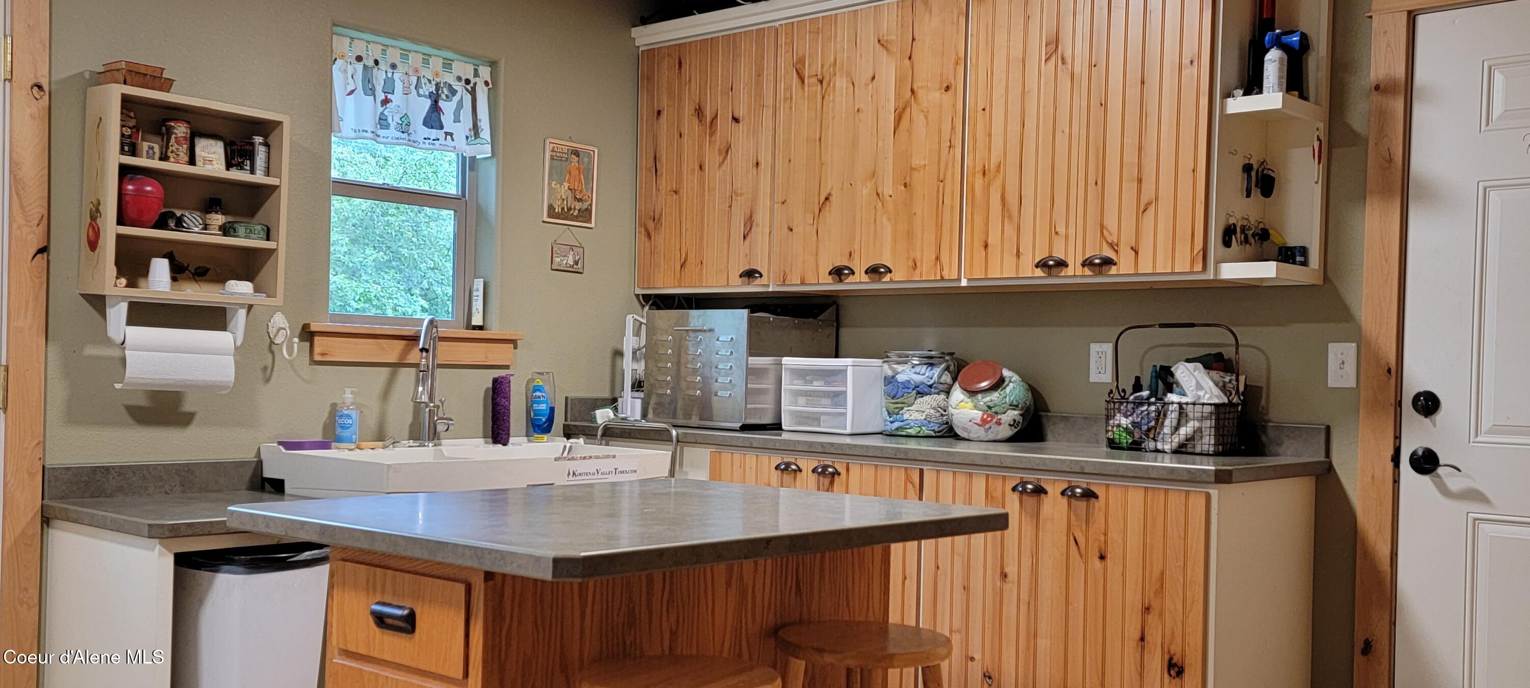309 Pywell Road Bonners Ferry, ID 83805 - Photo 29 of 42 Laundry/Mud Room