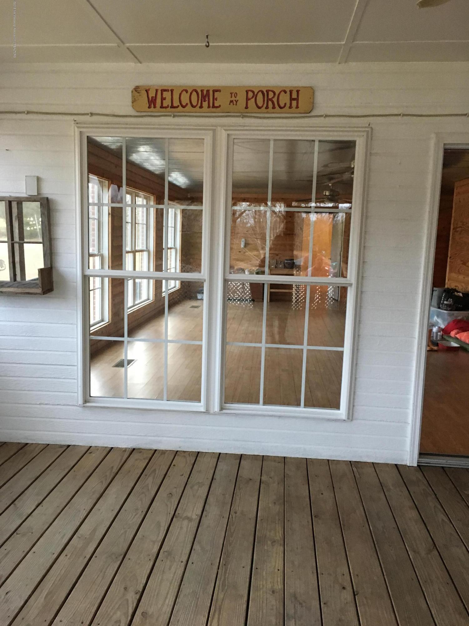5058 Smith Road Coldwater, MS 38618 - Photo 3 of 22 IMG_3700