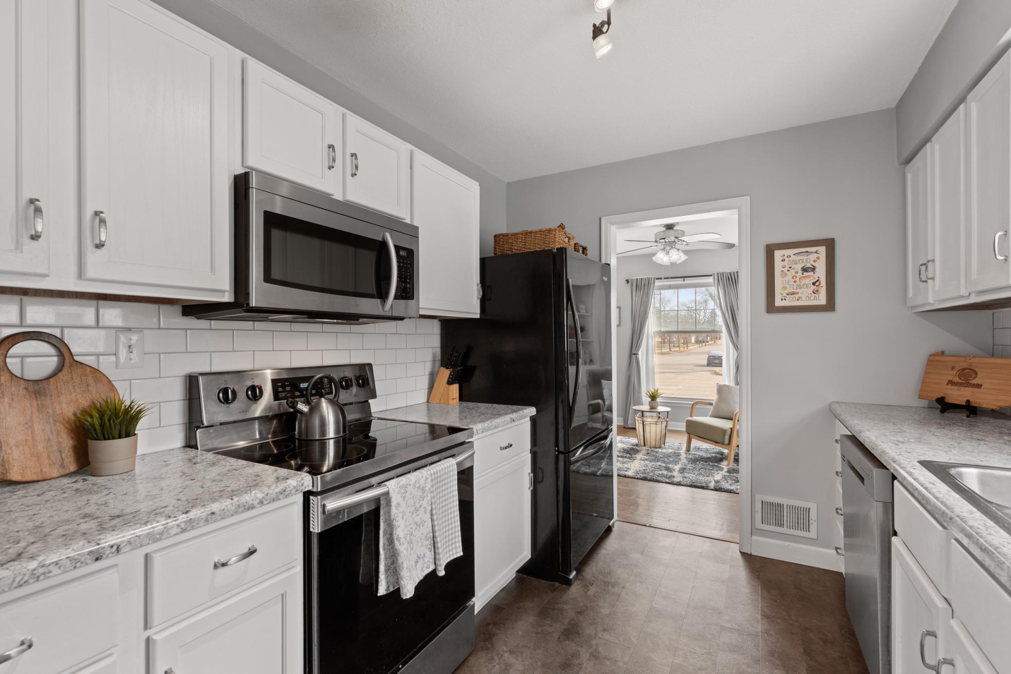 1053 3rd Avenue Southeast Rochester, MN 55904 - Photo 3 of 23