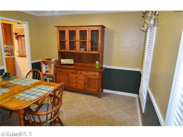 3305 Timberwolf Avenue High Point, NC 27265 - Photo 4 of 16 Dining Room.