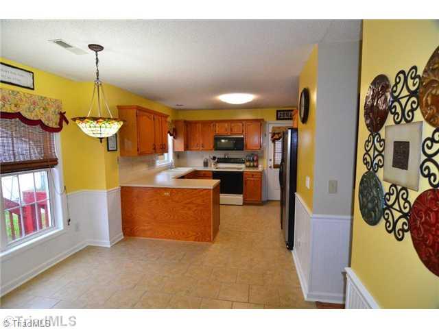 3305 Timberwolf Avenue High Point, NC 27265 - Photo 6 of 16 Kitchen.