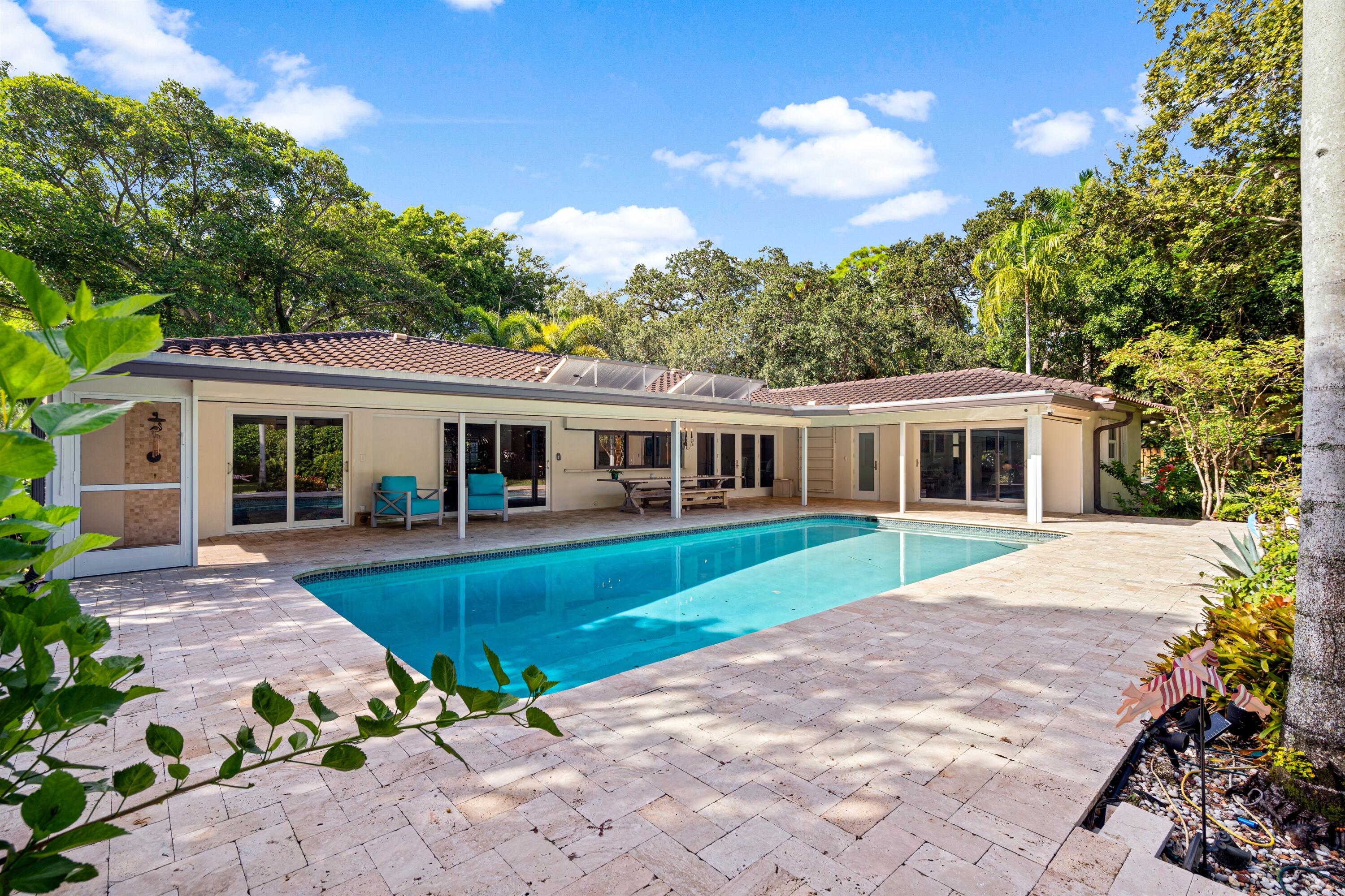 801 Alamanda Street Boca Raton, FL 33486 - Photo 1 of 1 REAR_RIGHT_DT