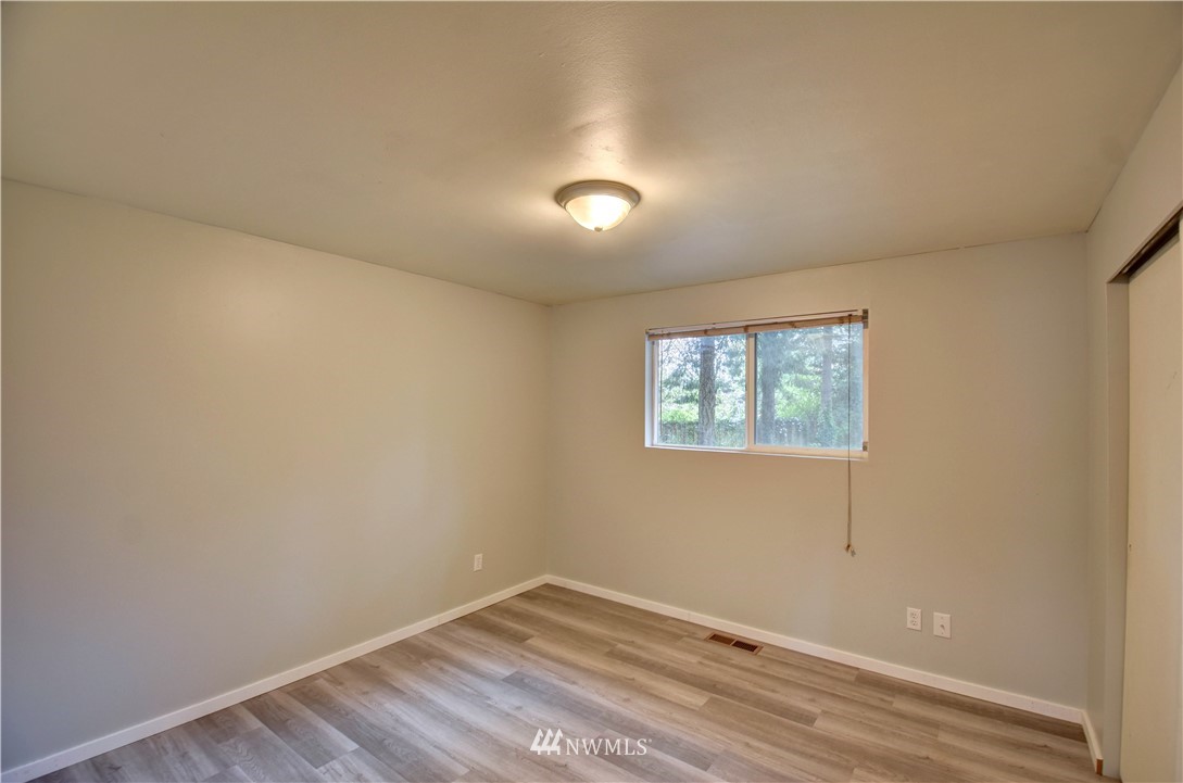 3527 Rasmussen Lane Bremerton, WA 98310 - Photo 12 of 25 Gallery Image 12