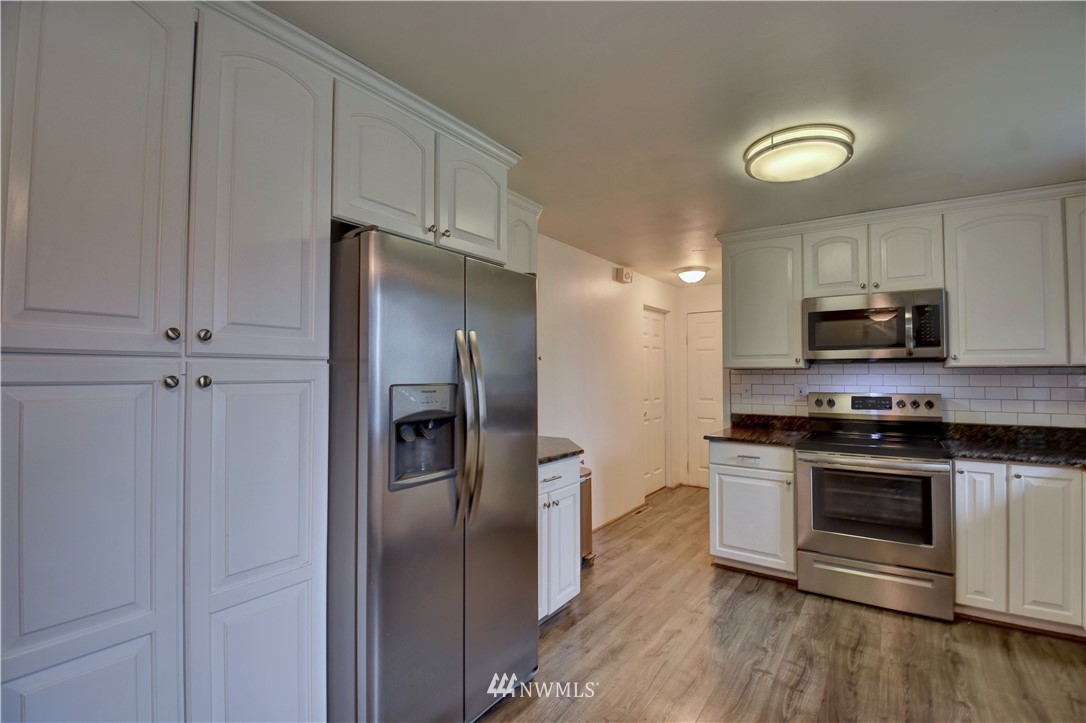 3527 Rasmussen Lane Bremerton, WA 98310 - Photo 5 of 25 Gallery Image 5