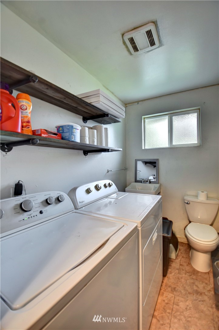 3527 Rasmussen Lane Bremerton, WA 98310 - Photo 9 of 25 Gallery Image 9