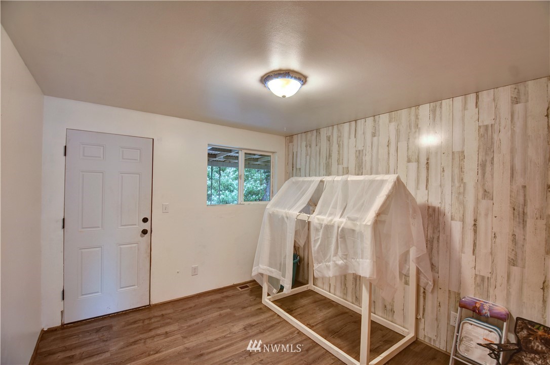 3527 Rasmussen Lane Bremerton, WA 98310 - Photo 10 of 25 Gallery Image 10