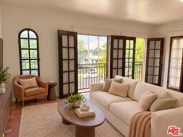 $2,795 | 2646 Kenwood Avenue, Unit 4, Los Angeles, CA 90007