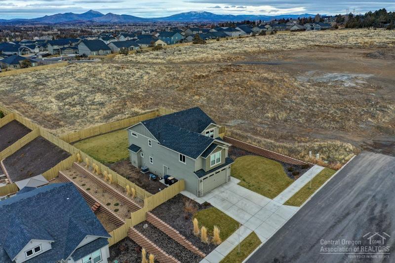 4535 Southwest Volcano View Way Redmond, OR 97756 - Photo 22 of 25 Gallery Image 22