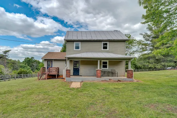 $389,950 | 3835 Hardy Road, Hardy, VA 24101