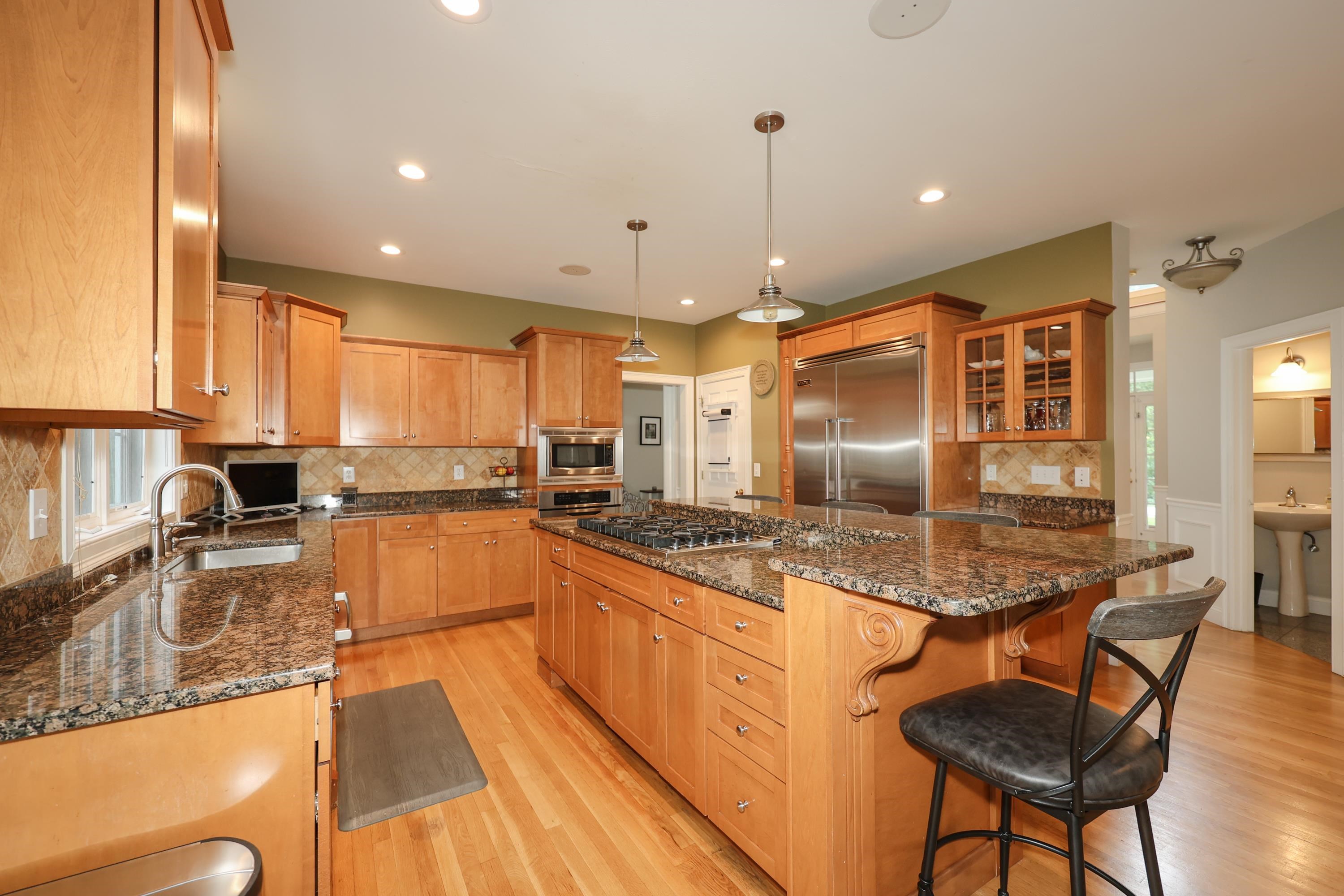 33 Emerson Lane Hollis, NH 03049 - Photo 12 of 38