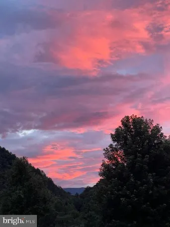 $848,000 | 41 Farmhouse Lane, Lost City, WV 26810
