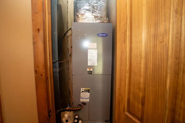 $848,000 | 41 Farmhouse Lane, Lost City, WV 26810