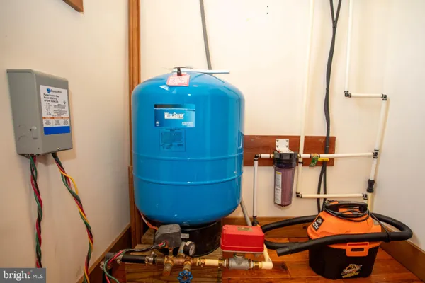 $848,000 | 41 Farmhouse Lane, Lost City, WV 26810