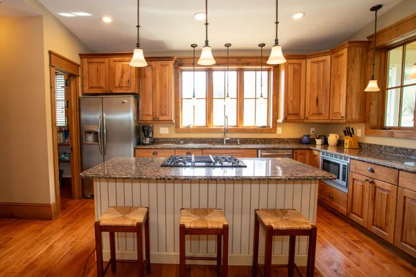 $848,000 | 41 Farmhouse Lane, Lost City, WV 26810