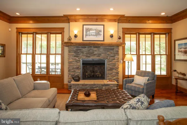 $848,000 | 41 Farmhouse Lane, Lost City, WV 26810