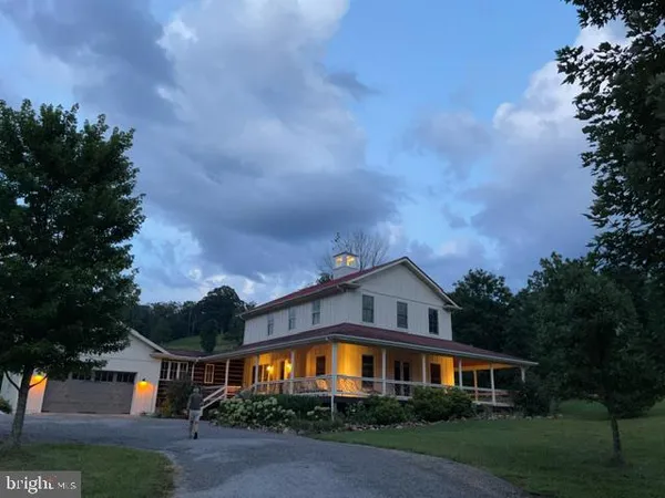 $848,000 | 41 Farmhouse Lane, Lost City, WV 26810