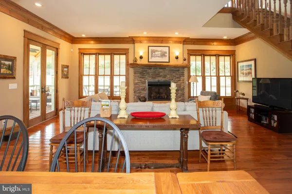 $848,000 | 41 Farmhouse Lane, Lost City, WV 26810