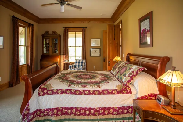$848,000 | 41 Farmhouse Lane, Lost City, WV 26810
