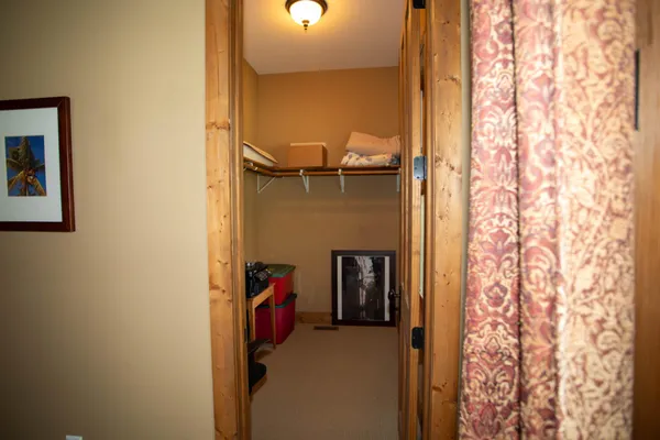 $848,000 | 41 Farmhouse Lane, Lost City, WV 26810