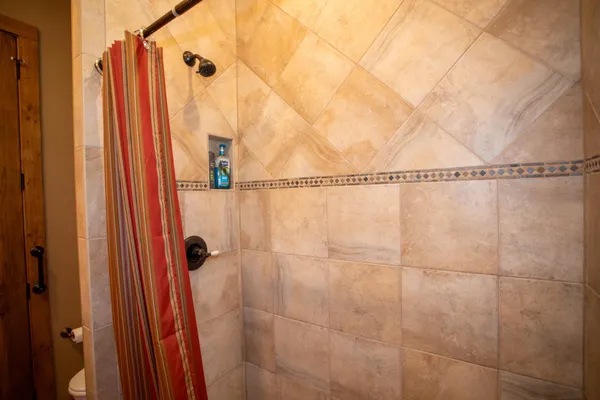 $848,000 | 41 Farmhouse Lane, Lost City, WV 26810