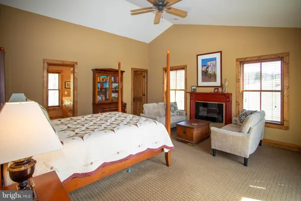 $848,000 | 41 Farmhouse Lane, Lost City, WV 26810