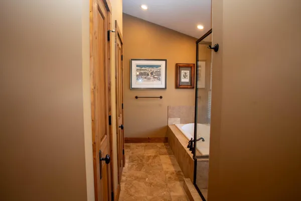 $848,000 | 41 Farmhouse Lane, Lost City, WV 26810