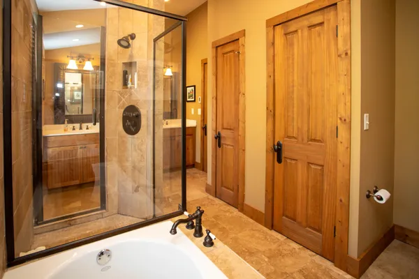 $848,000 | 41 Farmhouse Lane, Lost City, WV 26810