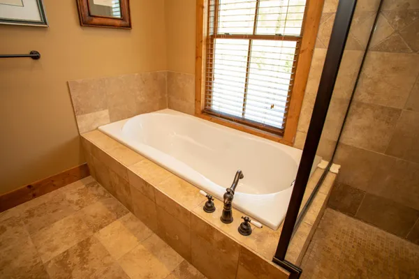 $848,000 | 41 Farmhouse Lane, Lost City, WV 26810