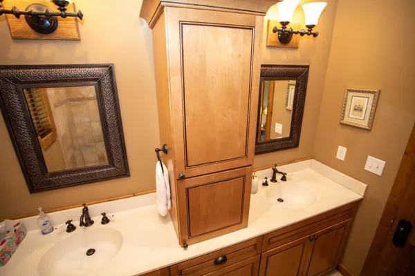 $848,000 | 41 Farmhouse Lane, Lost City, WV 26810