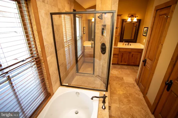 $848,000 | 41 Farmhouse Lane, Lost City, WV 26810