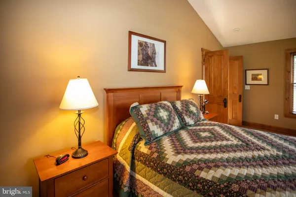 $848,000 | 41 Farmhouse Lane, Lost City, WV 26810