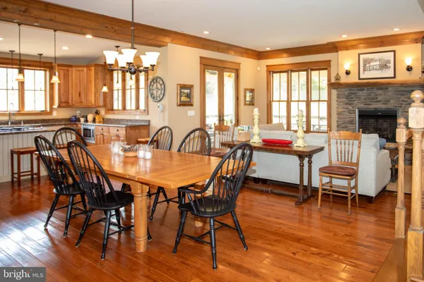 $848,000 | 41 Farmhouse Lane, Lost City, WV 26810