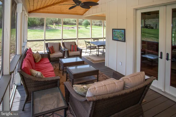 $848,000 | 41 Farmhouse Lane, Lost City, WV 26810