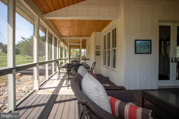 $848,000 | 41 Farmhouse Lane, Lost City, WV 26810