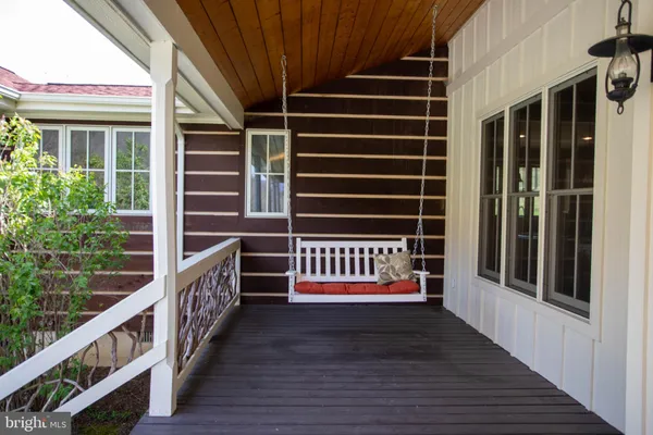 $848,000 | 41 Farmhouse Lane, Lost City, WV 26810