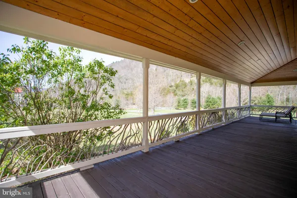 $848,000 | 41 Farmhouse Lane, Lost City, WV 26810