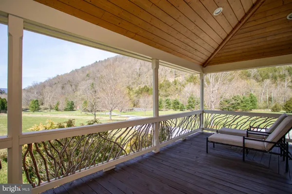 $848,000 | 41 Farmhouse Lane, Lost City, WV 26810