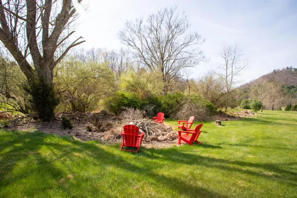 $848,000 | 41 Farmhouse Lane, Lost City, WV 26810