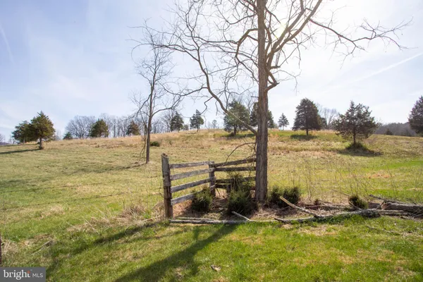 $848,000 | 41 Farmhouse Lane, Lost City, WV 26810