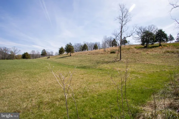 $848,000 | 41 Farmhouse Lane, Lost City, WV 26810