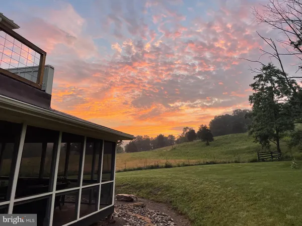 $848,000 | 41 Farmhouse Lane, Lost City, WV 26810