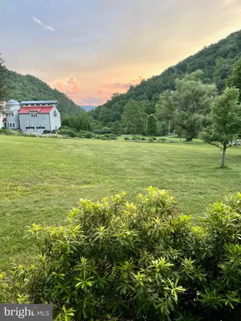 $848,000 | 41 Farmhouse Lane, Lost City, WV 26810