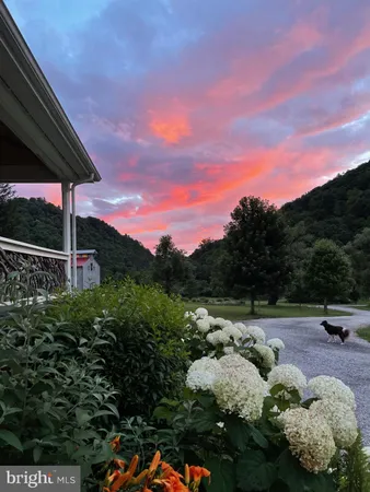 $848,000 | 41 Farmhouse Lane, Lost City, WV 26810