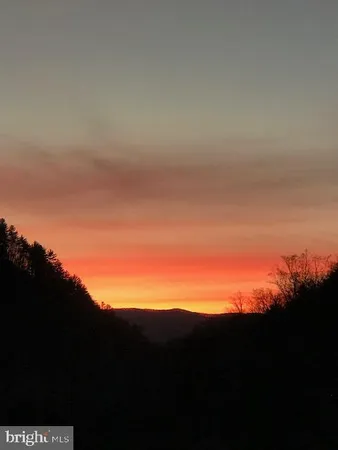 $848,000 | 41 Farmhouse Lane, Lost City, WV 26810