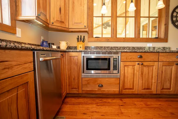 $848,000 | 41 Farmhouse Lane, Lost City, WV 26810