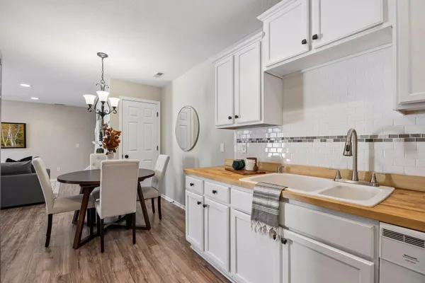 $250,000 | 1235 Primrose Lane, Waconia, MN 55387