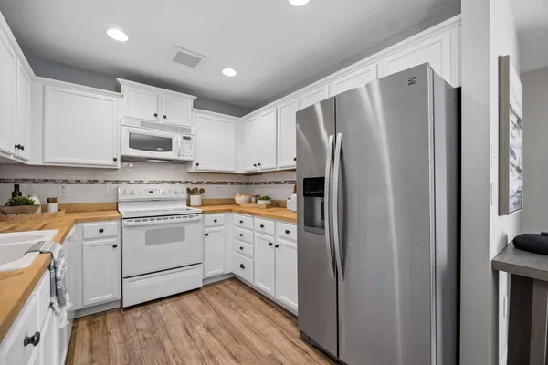 $250,000 | 1235 Primrose Lane, Waconia, MN 55387