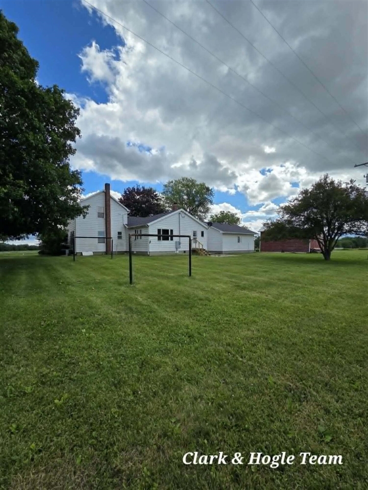 11215 Stoudt Road Muir, MI 48860 - Photo 12 of 40